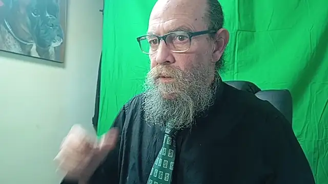 Snapshot of Uncle_Hottie chatting on March 21, 5:49 pm Uncle Hottie online show from March 21, 5:49 pm