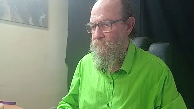 Snapshot of Uncle_Hottie chatting on March 30, 5:36 pm Uncle Hottie online show from March 30, 5:36 pm
