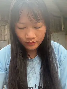 Snapshot of Suni-ii chatting on April 8, 11:37 pm Suni-ii online show from April 8, 11:37 pm
