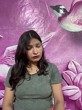 Priyaa 1433 online show from August 1, 7:24 pm