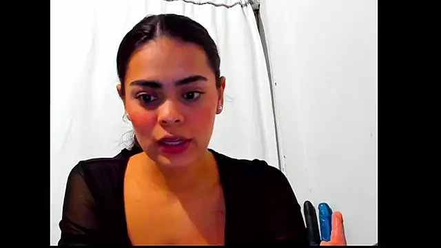Snapshot of Antonella_Gomez22 chatting on February 3, 12:53 am Antonella Gomez22 online show from February 3, 12:53 am