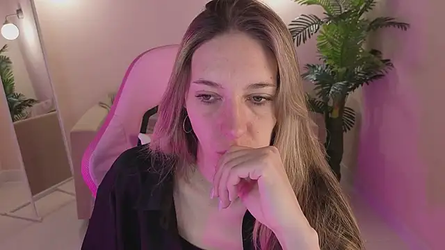 Snapshot of Ava_Ridge chatting on January 16, 8:40 am Ava Ridge online show from January 16, 8:40 am