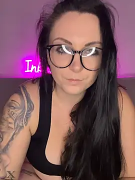InkedCurly L online show from January 31, 9:02 pm