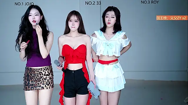 Snapshot of QIANXI_004 chatting on March 23, 11:47 am QIANXI 004 online show from March 23, 11:47 am