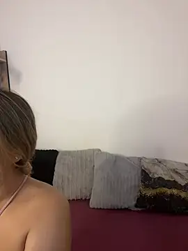 Felicity Hops online show from February 4, 6:03 pm