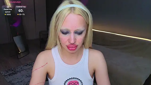 Luna Beverly online show from July 16, 8:26 pm