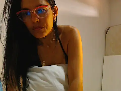 Elizabeth manzon online show from June 14, 8:33 pm