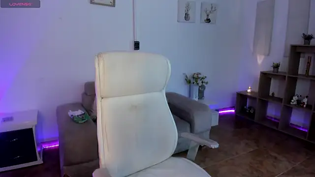 Snapshot of Kendry_fox420_ chatting on May 17, 6:26 pm Kendry fox420 online show from May 17, 6:26 pm