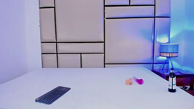 alejandra loppez online show from February 21, 7:48 pm