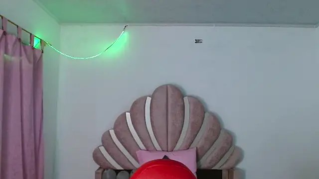 Naya  fox723 online show from January 18, 7:39 pm