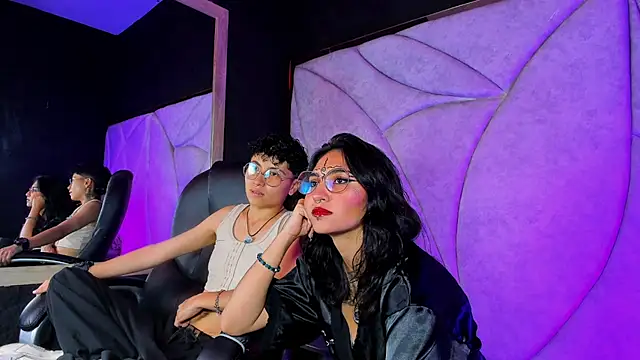 Snapshot of velvet_mystic chatting on April 4, 3:49 am velvet mystic online show from April 4, 3:49 am