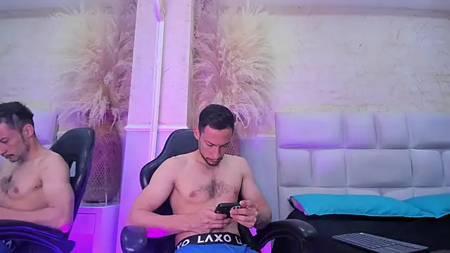 Snapshot of TyagoRoberts_ chatting on January 18, 9:29 pm TyagoRoberts online show from January 18, 9:29 pm