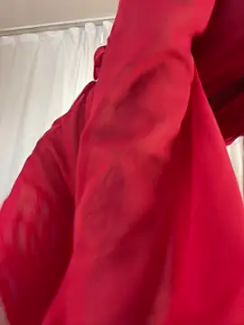 Snapshot of HugeBoobsKi chatting on March 19, 10:47 pm HugeBoobsKi online show from March 19, 10:47 pm