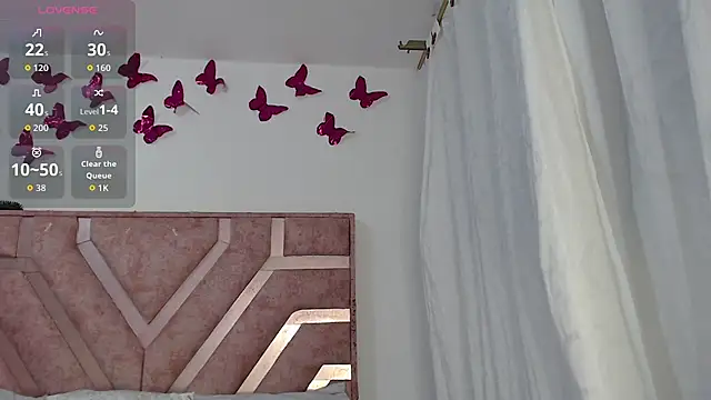 Roxy Fox- online show from February 5, 2:16 am