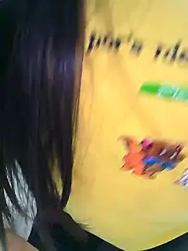Snapshot of moon_baby99 chatting on April 6, 2:42 am moon baby99 online show from April 6, 2:42 am