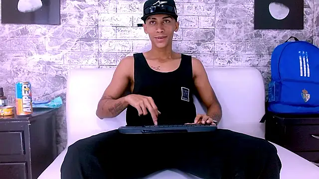 Snapshot of Harin_Prize chatting on March 28, 12:49 pm Harin Prize online show from March 28, 12:49 pm