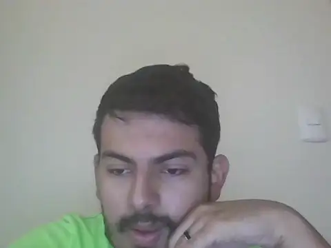 Snapshot of Mateotubbe chatting on April 8, 9:59 pm Mateotubbe online show from April 8, 9:59 pm