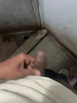 Snapshot of HotDady69690 chatting on February 16, 6:37 pm HotDady69690 online show from February 16, 6:37 pm