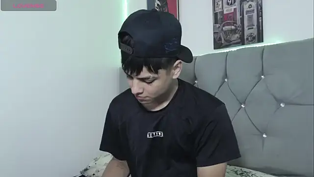 Loganjhonson19 online show from January 19, 2:48 am