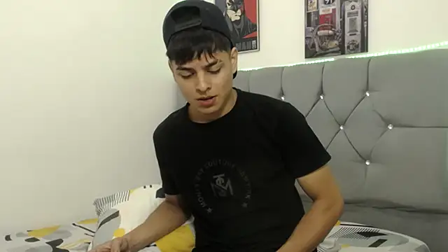 Loganjhonson19 online show from February 9, 2:59 am