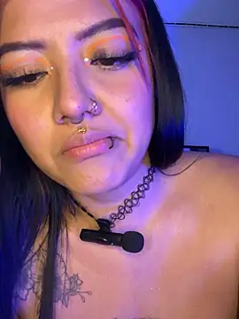 queen of you heart online show from February 19, 11:34 pm