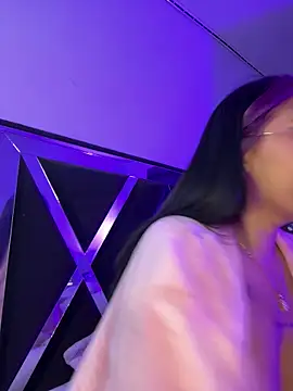 queen of you heart online show from February 26, 10:09 pm