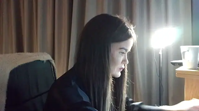 ScottishIvy online show from February 9, 4:22 pm