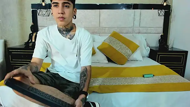 MarkOlsenn online show from February 5, 8:02 pm