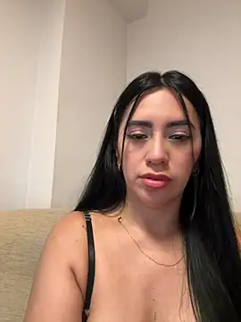 nataliia queen  online show from June 6, 6:01 pm