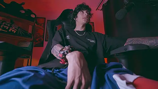 Olliver   y online show from March 18, 2:26 am