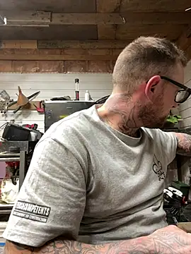 WIDBIGWHITECOCK online show from February 2, 4:33 am