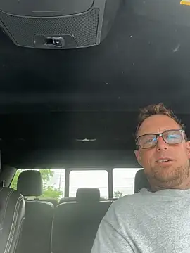 WIDBIGWHITECOCK online show from June 7, 5:16 pm