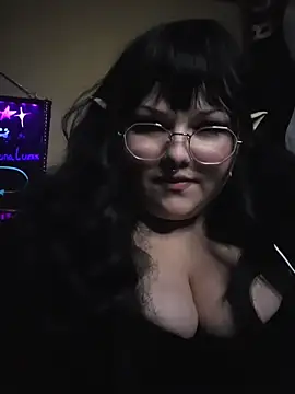 LunaLuxxx666 online show from January 14, 6:19 am