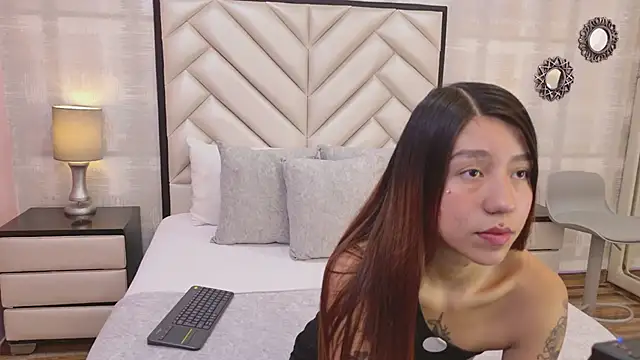 VioletFroost online show from March 14, 7:08 pm