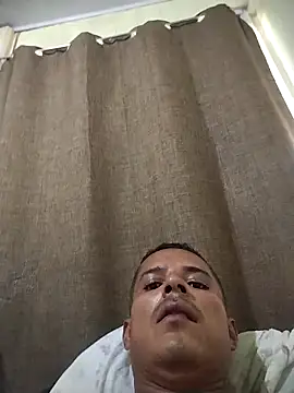 Snapshot of Gracho_25 chatting on February 3, 7:08 pm Gracho 25 online show from February 3, 7:08 pm