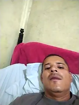 Snapshot of Gracho_25 chatting on February 8, 11:08 pm Gracho 25 online show from February 8, 11:08 pm