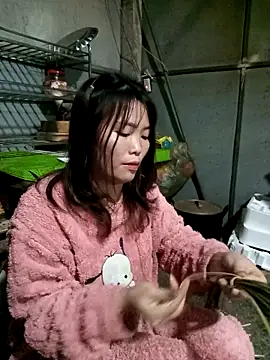 Happy sweet1 online show from February 10, 11:25 am