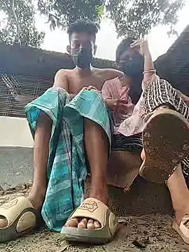 Snapshot of queenneha69 chatting on March 28, 5:18 am queenneha69 online show from March 28, 5:18 am