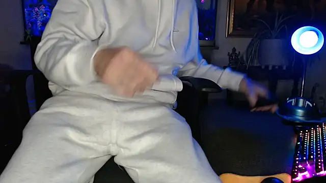 EspanolVato online show from March 8, 10:19 am