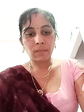 Snapshot of Hot_ree85 chatting on March 5, 8:10 am Hot ree85 online show from March 5, 8:10 am