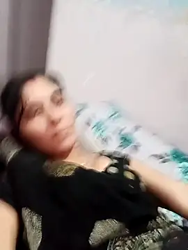 Snapshot of Hot_ree85 chatting on March 6, 7:27 am Hot ree85 online show from March 6, 7:27 am