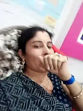 Snapshot of Hot_ree85 chatting on March 8, 5:33 am Hot ree85 online show from March 8, 5:33 am