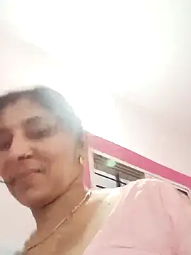 Snapshot of Hot_ree85 chatting on March 13, 4:46 pm Hot ree85 online show from March 13, 4:46 pm