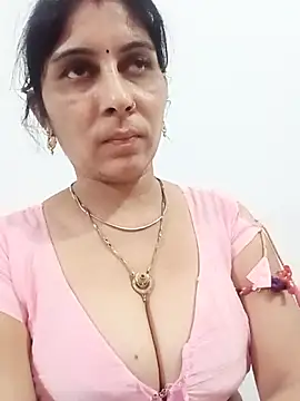 Snapshot of Hot_ree85 chatting on March 18, 6:22 pm Hot ree85 online show from March 18, 6:22 pm