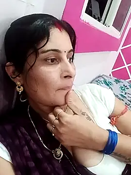 Snapshot of Hot_ree85 chatting on March 19, 10:08 am Hot ree85 online show from March 19, 10:08 am