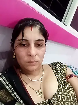 Snapshot of Hot_ree85 chatting on March 24, 6:18 am Hot ree85 online show from March 24, 6:18 am