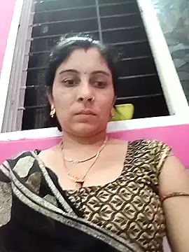 Snapshot of Hot_ree85 chatting on April 10, 2:39 am Hot ree85 online show from April 10, 2:39 am