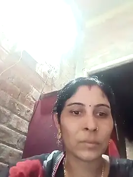 Snapshot of Hot_ree85 chatting on April 13, 3:23 am Hot ree85 online show from April 13, 3:23 am