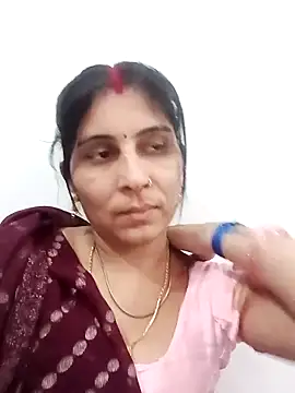 Snapshot of Hot_ree85 chatting on April 20, 12:41 pm Hot ree85 online show from April 20, 12:41 pm