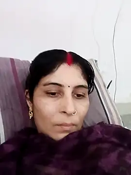 Snapshot of Hot_ree85 chatting on April 30, 10:32 am Hot ree85 online show from April 30, 10:32 am